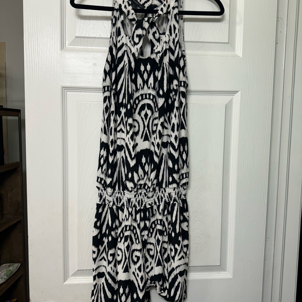 Super cute and comfortable short jumpsuit.